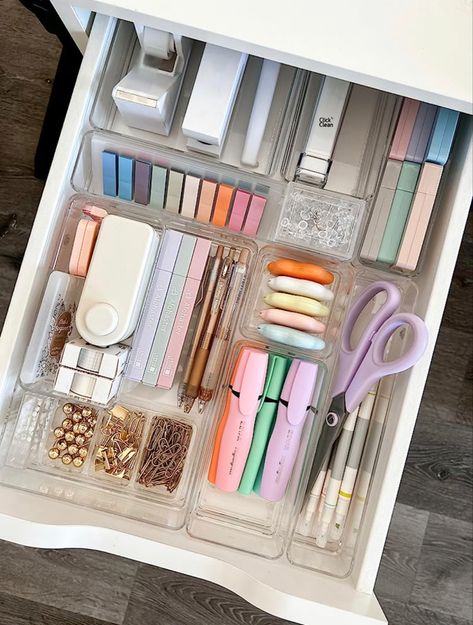 Desk Drawer Organisation, Study Desk Organization, Work Desk Organization, Makeup Vanity Storage, Desk Organisation, Room Organisation, Study Desk Decor, Dressing Table Storage, Back To School Organization