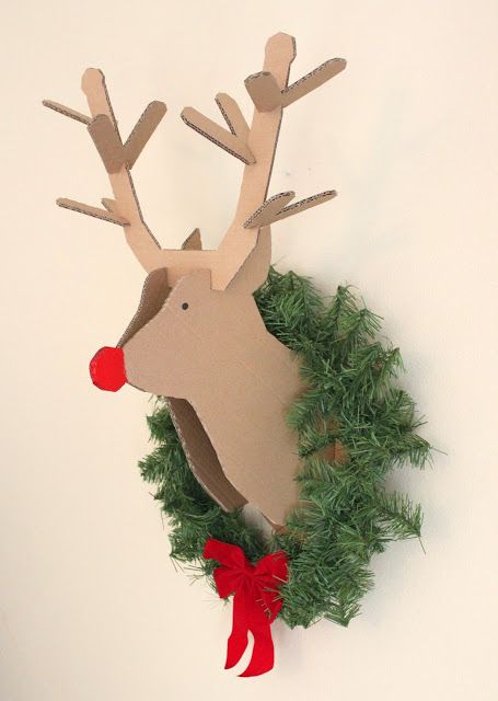 creatively christy: DIY Cardboard Reindeer Cardboard Reindeer, Reindeer Diy, Cardboard Christmas Tree, Cardboard Christmas, Reindeer Head, Paper Christmas Decorations, Reindeer Decorations, Diy Cardboard, Noel Christmas