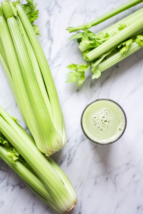 Is celery juice healthy? Why everyone is drinking it, what science says & my personal experience - Heavenlynn Healthy Juice Healthy, Celery Juice, High Cholesterol, Healthy Juices, Lower Cholesterol, Healthy Nutrition, Alternative Medicine, Herbal Medicine, Reduce Inflammation