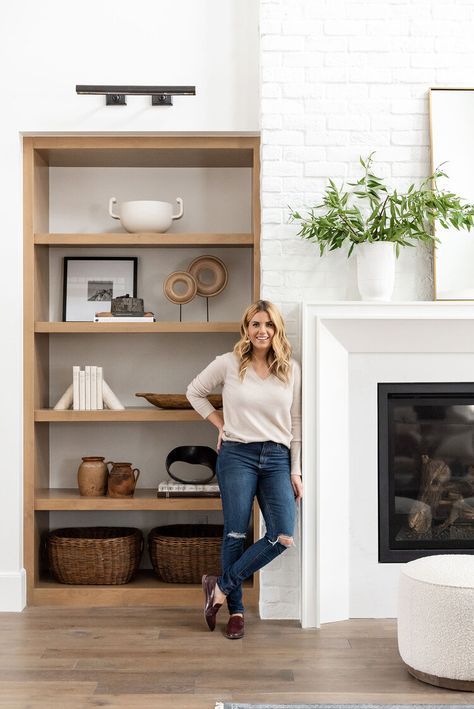 Warm & Textile Filled Great Room - Studio McGee Built In Shelves Living Room, Shelf Decor Living Room, Fireplace Built Ins, Room Shelves, Home Fireplace, Studio Mcgee, Fireplace Wall, Shelf Styling, Fireplace Design