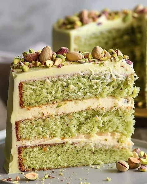 Chocolate Pistachio Cake, Optimal Recipes, Pistachio Cake Recipe, Pistachio Dessert, Pistachio Recipes, Sponge Cake Recipe, Chocolate Pistachio, Cake Recepies, White Chocolate Cake