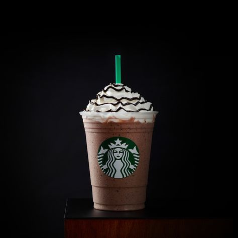 Double Chocolaty Chip Crème Frappuccino® Blended Crème Frappachino Recipe Starbucks, Java Chip Frappachino Recipe, Java Chip Frappachino, Frappachino Recipe, Kopi Starbucks, Iced Matcha Green Tea, Minuman Starbucks, Java Chip, Mocha Cookie Crumble