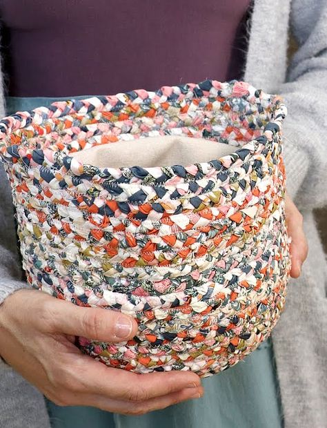 Make a Braided Basket from Fat Quarters or Scraps - Quilting Digest Braided Baskets How To Make, Fabric Baskets Diy, Rag Baskets Scrap Fabric, Textile Baskets Made From Fabric Scraps, Textile Basket, Braided Fabric Basket Diy, Scrappy Basket, Fabric Scrap Basket, Scrap Fabric Basket Tutorial