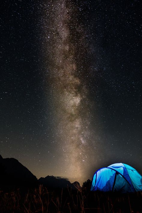 h e l e n a on Twitter: "Good night friends… " Camping Portraits, Aesthetic Northern Lights, Cool Camping Gadgets, Beautiful Camping, Dark And Lovely, Im Sorry Gifts, Night Friends, Good Night Friends, Like Image