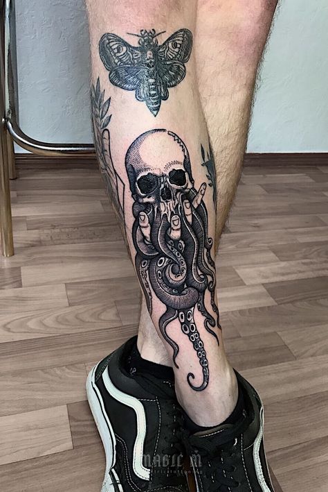 Octopus Tattoos, Skull Dotwork, Octopus Skull, Kraken Tattoo, Tato Naga, Tato Dada, Shin Tattoo, Octopus Tattoo Design, M Tattoos