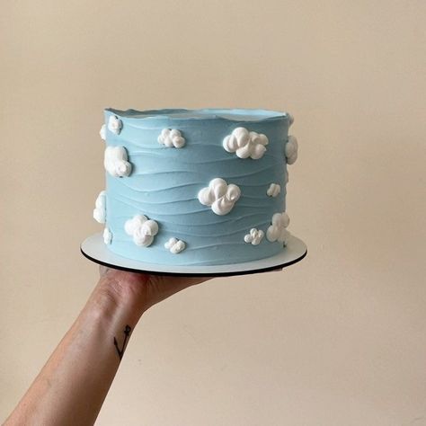 Smash Cakes Ideas, Cloud Smash Cake, Cloud Theme Party 1st Birthdays, Blue Cake With Clouds, Cake For 1 Birthday, Cool Birthday Cakes For Boys, Blue Cloud Cake, Blue Cake For Boys, Baby Blue Cake Birthday