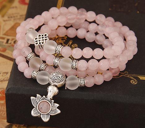 Mala Beads Diy, Eternity Knot, Girly Bracelets, Leaf Beads, Metaphysical Shop, Pretty Jewelry Necklaces, Rose Gold Beads, Diy Bracelet Designs, Beaded Jewelry Tutorials