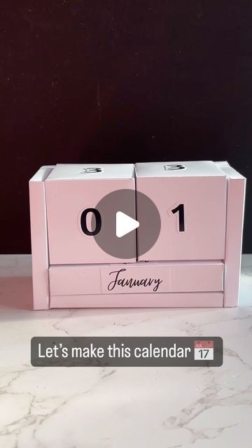 HANDMADE items | crafting girl on Instagram: "Let’s make this calendar 📅 #diycrafts #papercrafting #diy #papercrafts #crafts #handmade #papercut #giftideas #homedecor #calendar #diycalendar #newcalender #calendar2024" Diy Paper Calendar Ideas, Diy Desk Calendar How To Make, Diy Table Calendar, Paper Calendar Ideas, Cute Stationery Diy, Callender Handmade 2024, Diy Calendar Ideas Creative, Clay Calendar Diy, Calendar Making Ideas