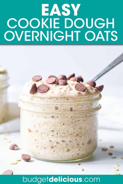 Chocolate Chip Cookie Dough Overnight Oats, Cookie Dough Overnight Oats Healthy, Oats Cookie Dough, Cookie Overnight Oats, Healthy Brekkie, Oats Cookie, College Breakfast, Cookie Dough Overnight Oats, Overnight Oats Vegan