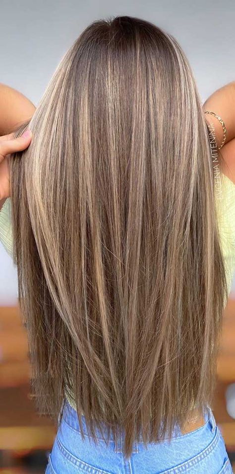 Beautiful Brown Hair, Kadeřnické Trendy, Brown Hair Inspo, Vlasové Trendy, Brunette Hair With Highlights, Hair Color Streaks, Brown Hair With Blonde Highlights, Blonde Hair Inspiration, Brown Hair Balayage