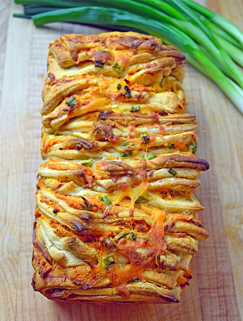 Chicken Pull Apart Bread, Tailgating Ideas, Tailgating Recipes, Pull Apart Bread, Tailgate Food, Cooked Chicken, Football Food, Pull Apart, Game Day Food