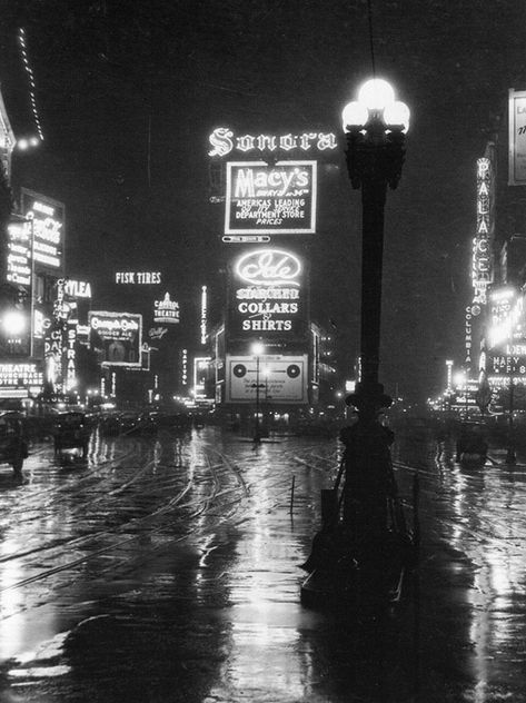 City Images, Roaring 1920s, Nyc Vintage, Penn Station, Vintage Nyc, Old New York, By Any Means Necessary, I Love New York, Roaring 20's