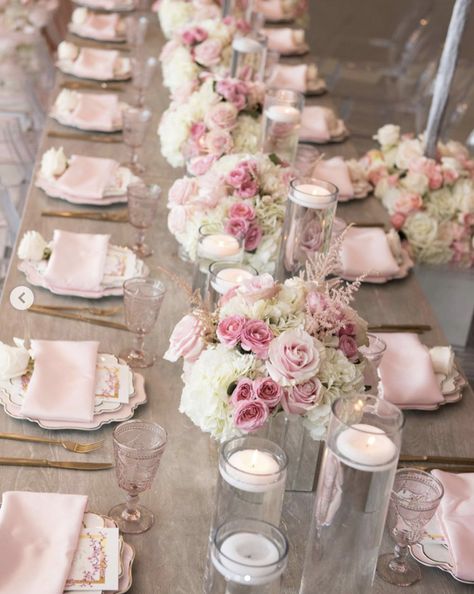 Wedding Table Scape, Pink Brunch, Bridal Shower Decorations Elegant, Pink Centerpieces, Bridal Shower Inspo, Bridal Shower Inspiration, Deco Rose, Table Flower, Elegant Bridal Shower