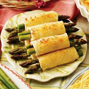 This is super easy and everyone loves them.  I use the flavored cream cheese to make it even easier. Asparagus Appetizer, Asparagus Rolls, Warm Appetizers, Cheese Wrap, Bountiful Harvest, Easter Dinner, Roll Ups, Dinner Recipe, Savoury Dishes