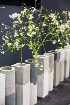 Good home decor can totally change how a place feels. Decorating your home is all about doing what makes you happy. Diy Cement Planters, Decoration Beton, Concrete Candle Holders, Diy Concrete Planters, Cement Diy, Concrete Diy Projects, Concrete Vases, Cement Art, Concrete Furniture