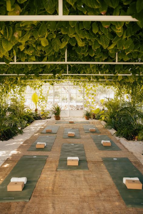 Pachamama Retreat Yoga Reception Area, Outdoor Yoga Platform, Yoga Space Design, Modern Yoga Studio, Outdoor Yoga Space, Outdoor Yoga Studio, Yoga Studio Interior, Wellness Center Design, Yoga Platform