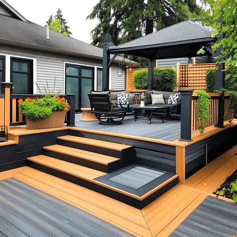 Exterior House Decor Ideas, Low Deck Landscaping Ideas, Deck And Garden Ideas, Craftsman Deck Ideas, Landscaping For A Black House, Small Yard Deck Ideas, Deck Sunblind System, Contemporary Deck Ideas, Double Deck Patio Ideas