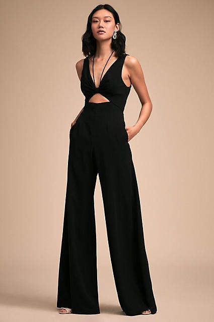 Anthropologie Bryant Jumpsuit Ready For The Party? #party #jumpsuit #anthropologie #summer #summerstyle #holidays #shopstyle #affiliate #mystyle Reformation Jumpsuit, Jumpsuit Prom, Prom Jumpsuit, Grad Outfits, Formal Jumpsuit, Chique Outfits, Look Retro, Jumpsuit Elegant, Prom Suits