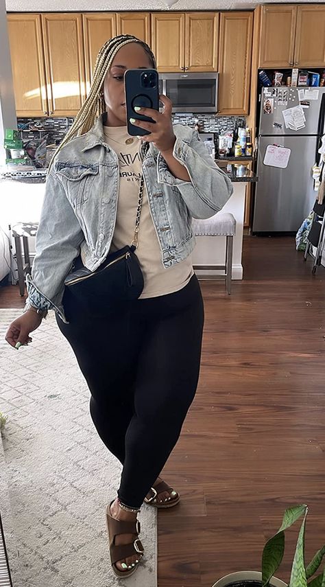 Leggings Outfit Fall Black Women, Fall Outfit For Black Women, Plus Size Chill Outfits Summer, Samba Outfit Plus Size, Chest Bag Outfit Women, Fall Looks For Women Outfit Ideas 2024, Plus Size Winter Fashion For Women, Casual Outfits Plus Size Women, Plus Size Lazy Day Outfits