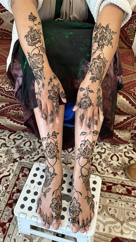 mehndi Khaleeji Style Henna, Somali Bridal Henna, Somali Henna Designs, Khaleeji Henna Designs, Somali Bride, Somali Henna, Feet Henna Design, Khaleeji Henna, Bride Henna