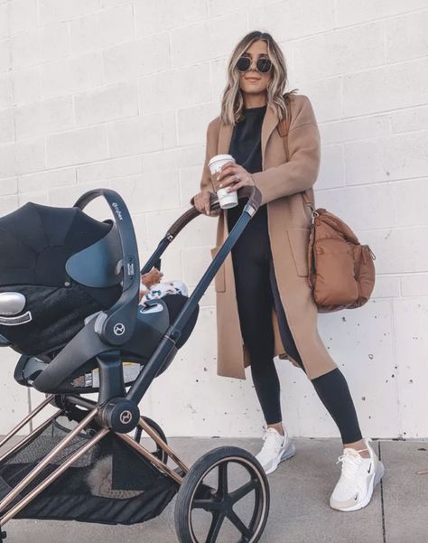 Must haves for Moms on the go | Cella Jane Young Mom Outfits, Young Mom Style, Mom Outfits Winter, Stylish Mom Outfits, Mom Outfits Fall, Cella Jane, Mommy Outfits, Casual Outfits For Moms, Mum Fashion