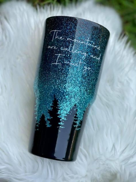 Pretty Scene, Fancy Pens, Vinyl Tumblers, Glitter Tumbler Cups, Custom Tumbler Cups, Tumbler Cups Diy, Diy Cups, Tumbler Ideas, Glitter Cups