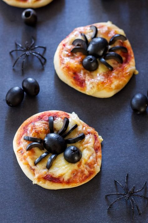 Recetas Halloween, Halloween Party Appetizers, Halloween Party Snacks, Halloween Fest, Easy Halloween Food, Halloween Treats Easy, Halloween Appetizers, Healthy Halloween, Party Finger Foods