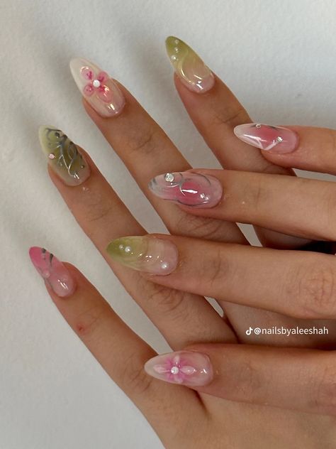 Pink Flower Nails, 3d Nail Designs, Green Nail Art, Airbrush Nails, Green Nail Designs, Broken Nails, Pink Nail Designs, Prom Nails, Floral Nails