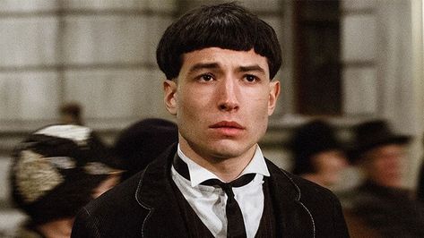 Credence Barebone Fantastic Beasts And Where to Find Them Ezra Miller Fantastic Beasts, Credence Fantastic Beasts, Fantastic Beasts 2, Credence Barebone, Fantasic Beasts, Gellert Grindelwald, Crimes Of Grindelwald, Gay Harry Potter, Bad Haircut