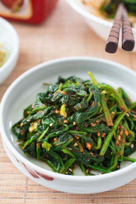 Korean Spinach Side Dish, Namul Recipe, Korean Spinach, Spinach Side, Koreansk Mad, Spinach Side Dish, Koreansk Mat, Food Rocks, Wok Cooking