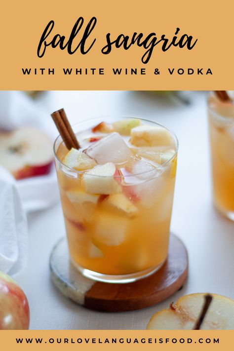 Fall White Sangria, Sangria Vodka Recipe, Sangria With Vodka, Vodka Sangria, Thanksgiving Sangria, Apple Cider Sangria Recipe, Fall Sangria Recipes, White Wine Sangria Recipe, Batch Cocktail Recipe