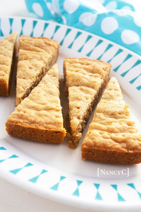 Maid Rite Sandwiches, Brown Sugar Shortbread, Shortbread Recipe Easy, Orange Bundt Cake, Parmesan Casserole, Chicken Parmesan Casserole, Sweet Cornbread, Mini Bundt Cakes, Shortbread Recipes