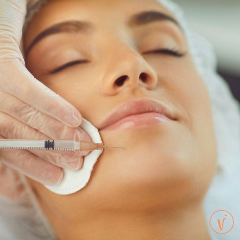 In the dynamic world of medical aesthetics, chin filler is emerging as a revolutionary trend. This non-surgical procedure involves the precise injection of specialized dermal fillers, typically containing hyaluronic acid, into specific points along the chin and jawline. The result? A harmonious facial profile that exudes balance and vitality. Think of chin filler as an artist's brushstroke, sculpting and enhancing your features without the need for invasive surgical procedures. Botox Clinic, Botox Training, Chin Filler, Lifting Facial, Medical Aesthetics, Botox Injections, Dental Procedures, Facial Muscles, Medical Aesthetic