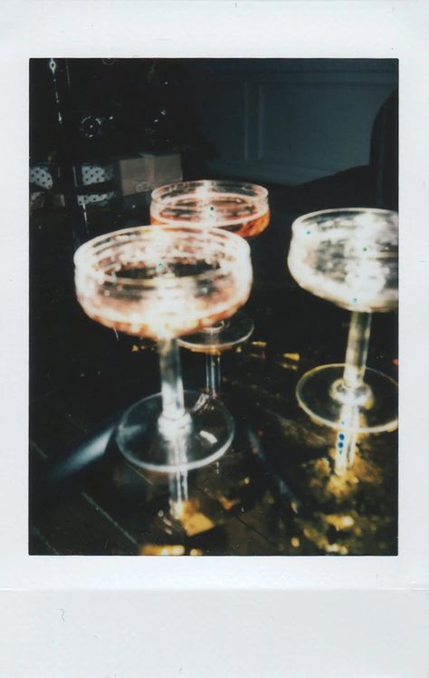 Pouring Wine, Cocktail Photography, Different Wines, Instant Camera, Flash Photography, Drinking Glass, Sparkling Wine, Perfume Oils, Nouvel An