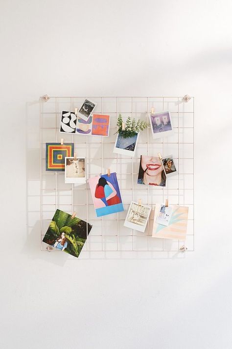 Polaroid Board, Wire Home Decor, Gratitude Wall, Wall Grid, Modern Home Accessories, Grid Wall, Square Grid, Photo Room, Dorm Inspo