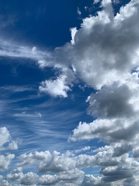 Wind Asthetic Picture, Blue Sunny Sky Aesthetic, Sunny And Cloudy Aesthetic, Sunny With Clouds Aesthetic, Partly Sunny Aesthetic, Sunny Aesthetic Sky, Windy Weather Aesthetic, Windy Day Aesthetic, Sunny With Clouds