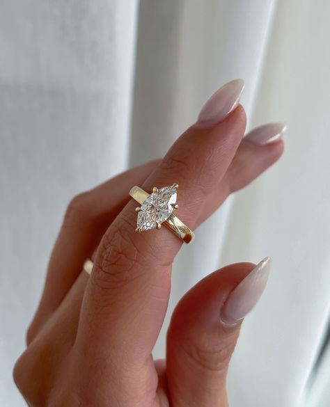 Engagement rings marquise