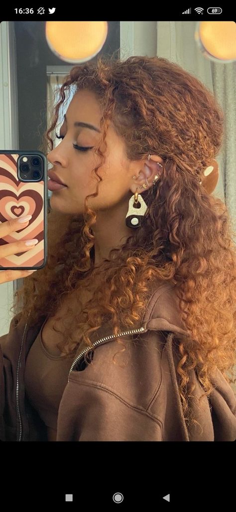 Pelo Color Borgoña, Curly Ginger Hair, Blonde Highlights Curly Hair, Copper Brown Hair, Cheveux Oranges, Amber Hair, Dyed Curly Hair, Highlights Curly Hair, Honey Brown Hair