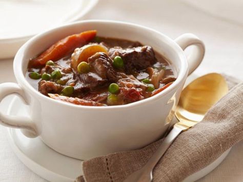 5 Classic Ina Garten Recipes You Can Make in the Slow Cooker — Kitchen Heroes Ina Beef Stew, Ina Garten Recipes, Barefoot Contessa, Beef Stew Recipe, Stew Recipe, Canned Chicken, Beef Stew, Vegetable Soup, Beef Broth