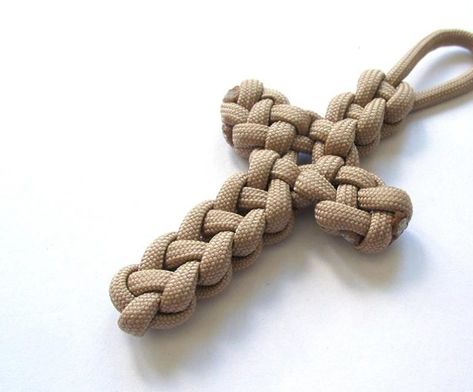 16 Cool Ways To Make Paracord Cross | Instructions Paracord Projects Tutorials, Paracord Cross, Paracord Projects Diy, Paracord Rosary, Paracord Bracelet Patterns, Paracord Braids, Cords Crafts, Cross Keychain, Paracord Bracelet Diy