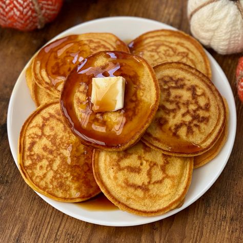 Pumpkin Greek Yogurt, Pumpkin Protein Pancakes, Ww Breakfast, Greek Yogurt Pancakes, Sweet Chili Chicken, Yogurt Pancakes, Optavia Recipes, Healthy Greek Yogurt, Greek Yogurt Recipes