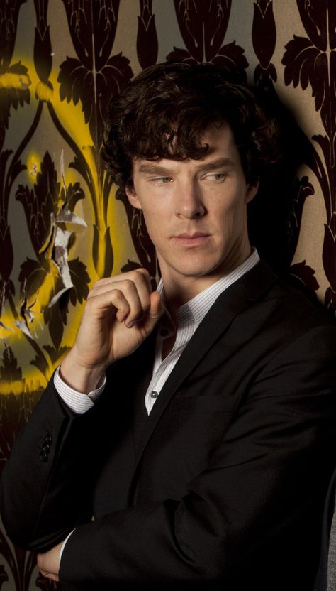 "Look at you. You're all so vacant." Sherlock Holmes (Benedict Cumberbatch) Sherlock Benedict, Sherlock Holmes Benedict, Sherlock Holmes 3, Sherlock Cumberbatch, Sherlock Holmes Benedict Cumberbatch, Benedict Sherlock, Mark Gatiss, Dr Watson, Steven Moffat