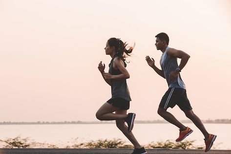 Keep Running, Running Photography, Person Running, Running Photos, Couple Running, Training Motivation, People Running, On Running, Young Couple