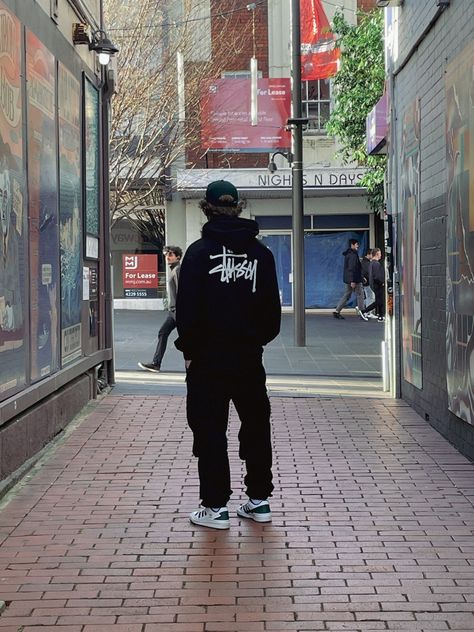 Stussy Outfit, Black Hoodie Outfit, Softboy Outfits, Stussy Clothing, Dream Chasers, Green Hoodie Men, Stussy Men, Hoodie Outfit Men, Stussy Hoodie