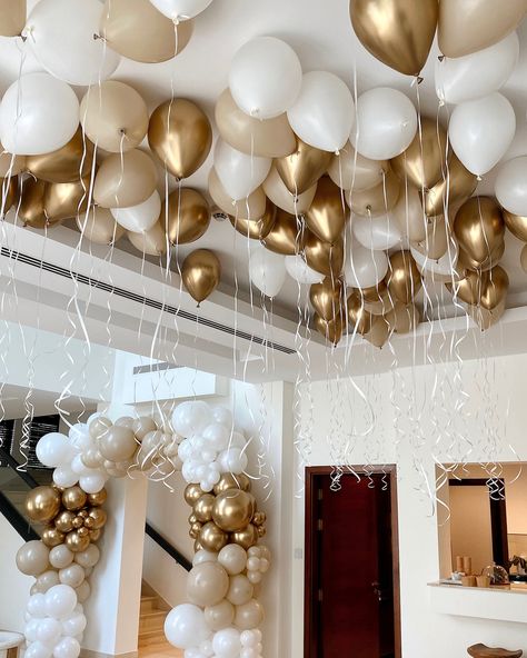 So golden ✨ #balloons #balloonsdubai #dubaiballoons Golden Birthday Balloons, Sixteen Birthday Ideas, Golden Balloons, Golden Balloon Arch, Cream Birthday Theme, White And Gold Balloons, Golden Decoration, Red And Gold Birthday Party, White And Gold Decorations Party Ideas