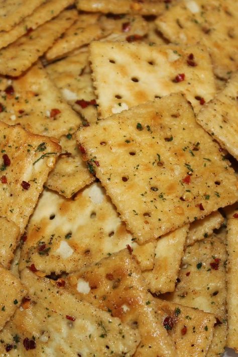 Beer Crackers Recipe, Comeback Crackers Recipe, Crackers Recipe Appetizers, Leftover Cracker Recipes, Cracktastic Crackers, Garbage Bag Crackers, Cowboy Crackers, Crackerjack Cookies, Cracked Crackers