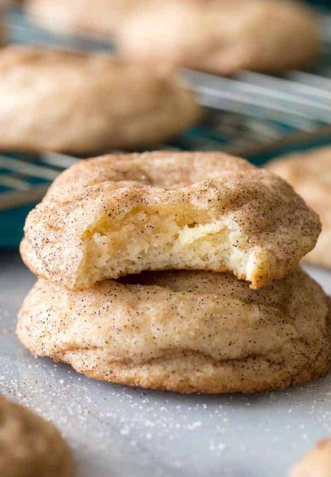 Cream Cheese Snickerdoodles, Snickerdoodles Recipe, Cookies Healthy, Snickerdoodle Recipe, Recipe Critic, Cookie Spread, Cream Cheese Cookies, Cookie Tray, Holiday Cookie