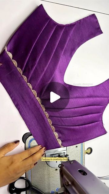 Latest Unique Blouse Designs, Simple Blouse Pattern, Modern Blouse Designs, Cut Work Blouse, Blouse Tutorial, Fashionable Saree, Lace Blouse Design, Churidar Neck Designs, Western Blouse