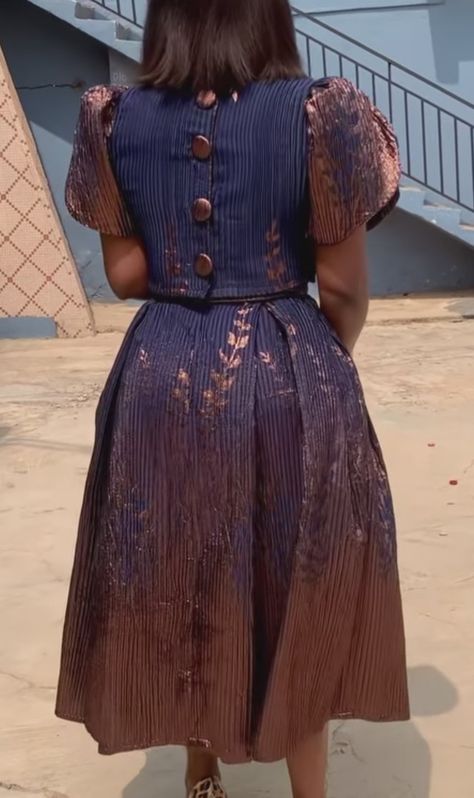 Brocade Dress Modern African Fashion, Brocade Dress Modern, Brocade Styles For Women, Modern African Fashion, Brocade Styles, African Maternity Dresses, Printed Dresses Fashion, African Attire Dresses, African Print Dress Ankara