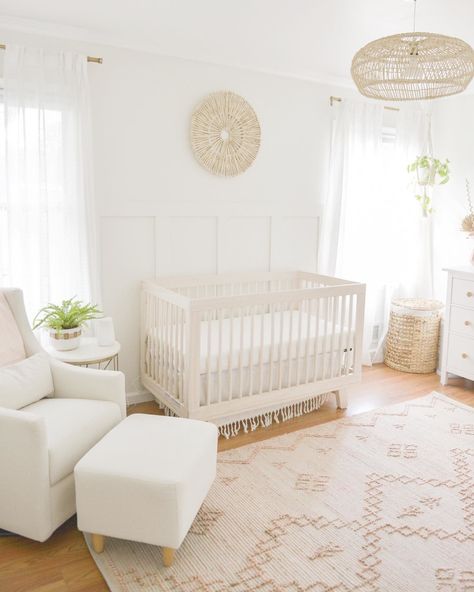 ✨ gotta love those neutrals ❤️ • #babyletto Hudson crib and Toco glider • nursery designed by @kourtneykaylene #genderneutral #genderneutralnursery #homedecor White Crib Nursery, Nursery Rugs Neutral, Kids Room Makeover, Pink Nursery Rug, Room Decorations Ideas, Baby Room Decorations, Kids Room Decor Ideas, Nursery Rugs Girl, Nursery Checklist